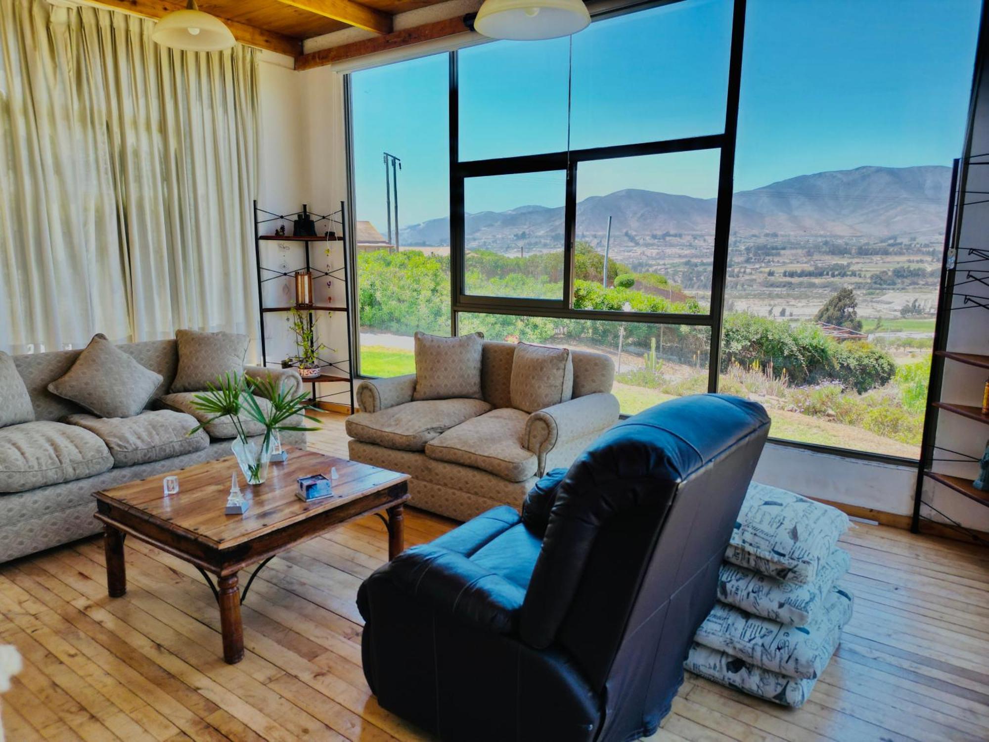 Hermosa Y Moderna Casa Vacacional La Serena